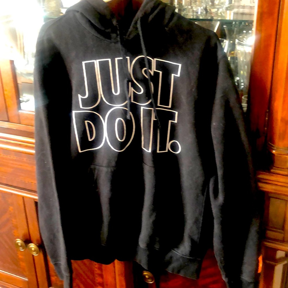 Men’s medium size Nike hoodie